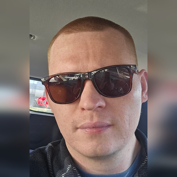 Meet your Posher, Cody - Picture 1 of 1